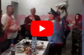 Două infirmiere s-au ales cu dosar penal după ce au dansat îmbrăcate în uniforme de polițist la o petrecere la Vaslui